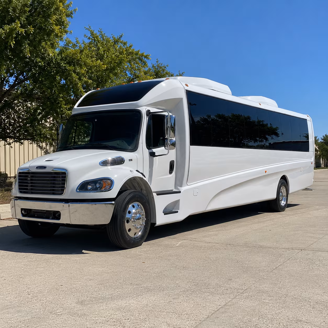 gaithersburg 15 passenger minibus