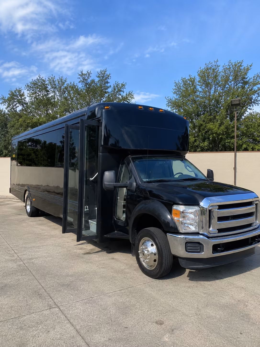 gaithersburg 20 passenger party bus