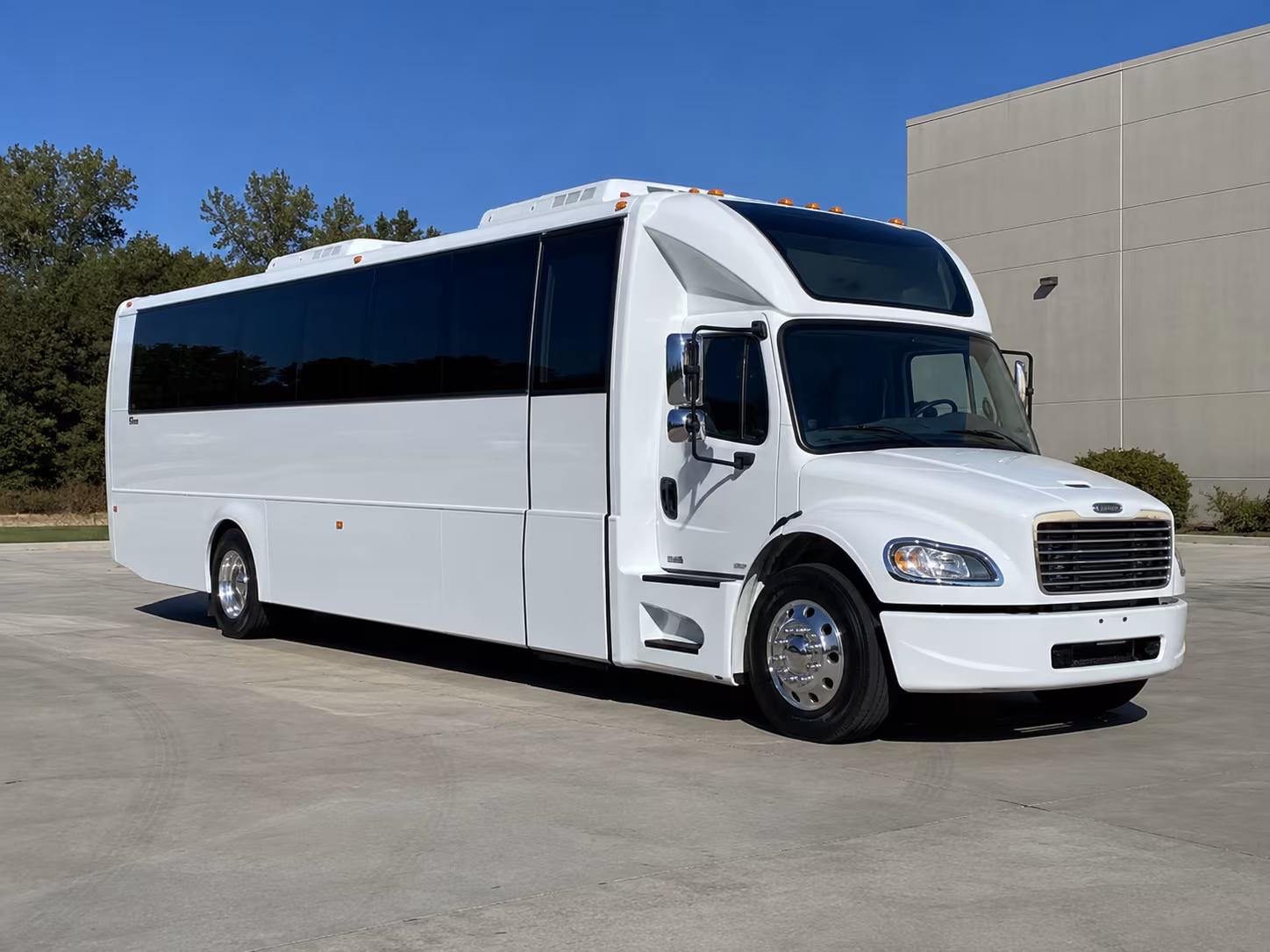 gaithersburg 28 passenger party bus